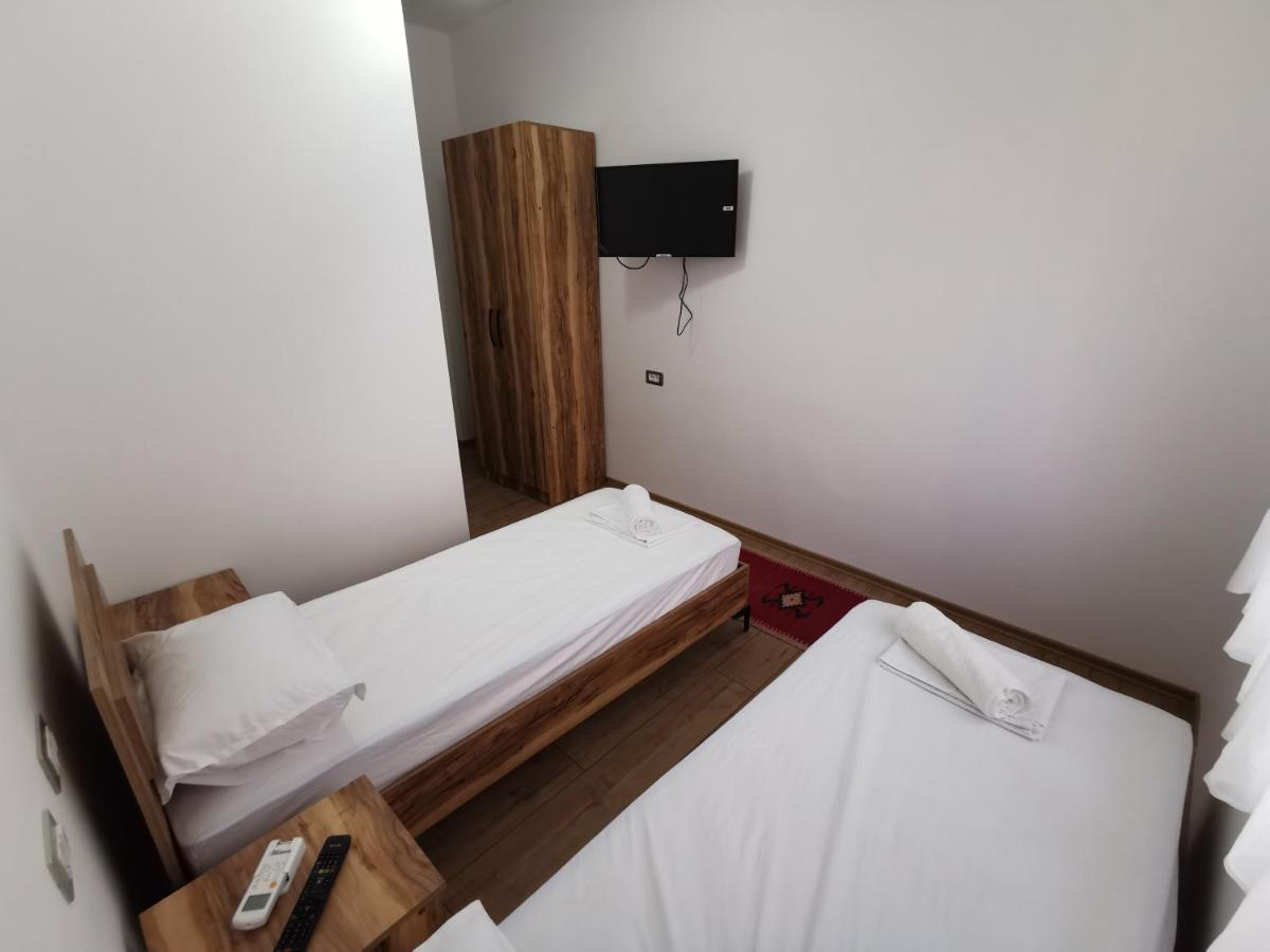 Bujtina Valgent Bed and Breakfast Berat Buitenkant foto