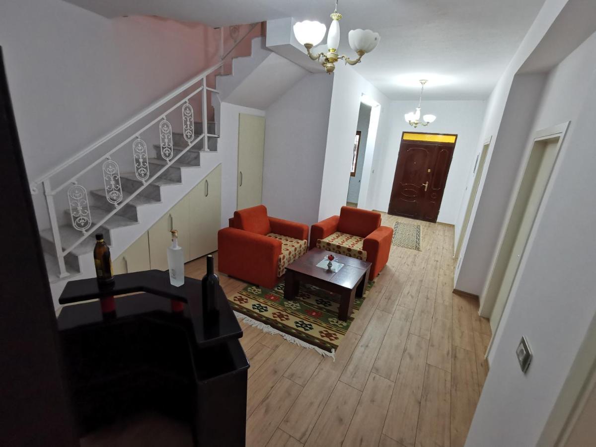 Bujtina Valgent Bed and Breakfast Berat Buitenkant foto