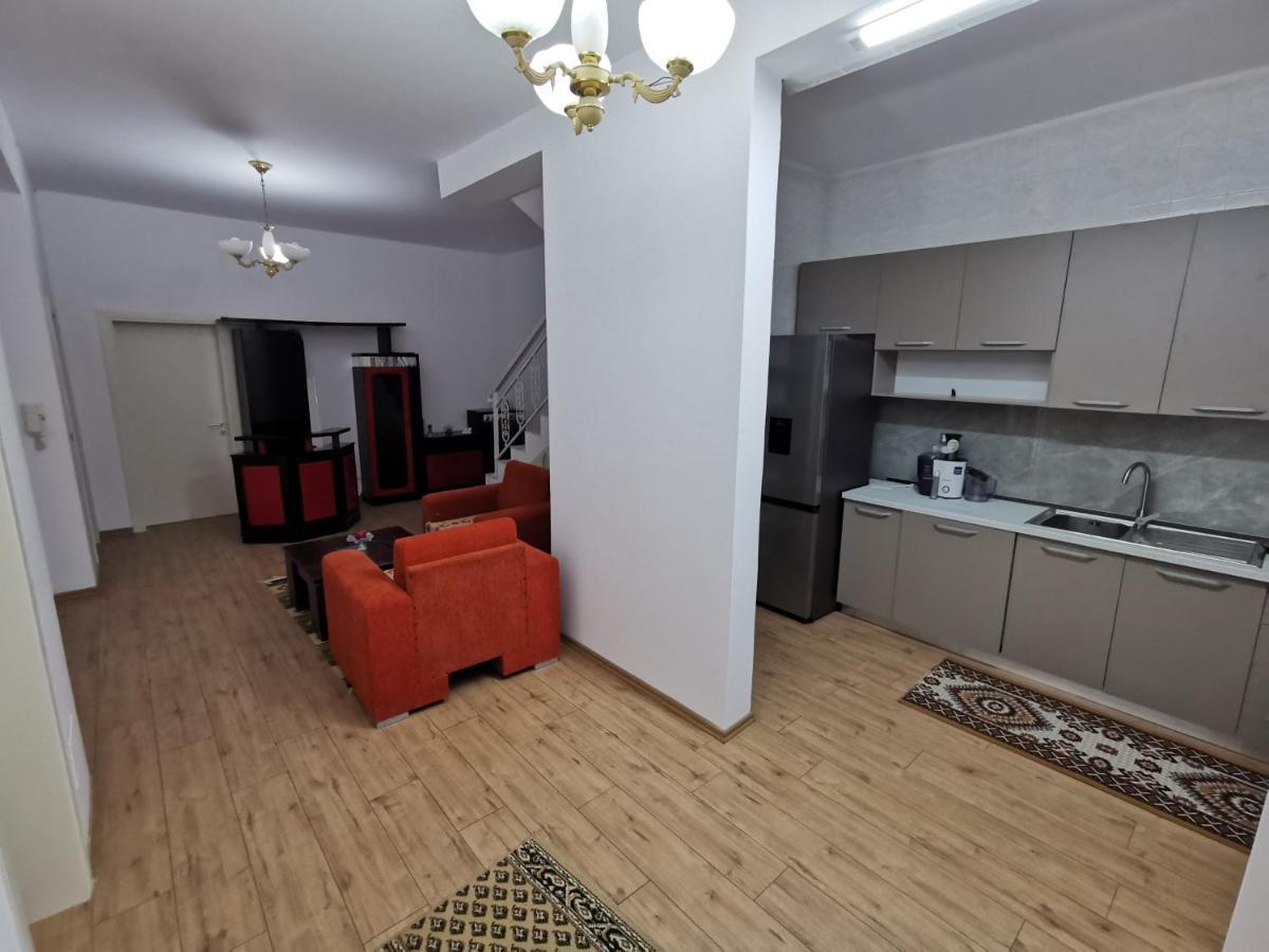 Bujtina Valgent Bed and Breakfast Berat Buitenkant foto