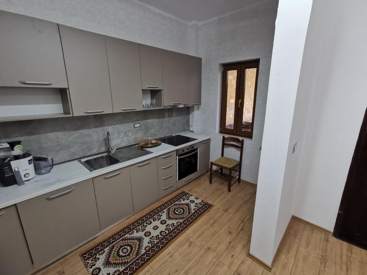 Bujtina Valgent Bed and Breakfast Berat Buitenkant foto