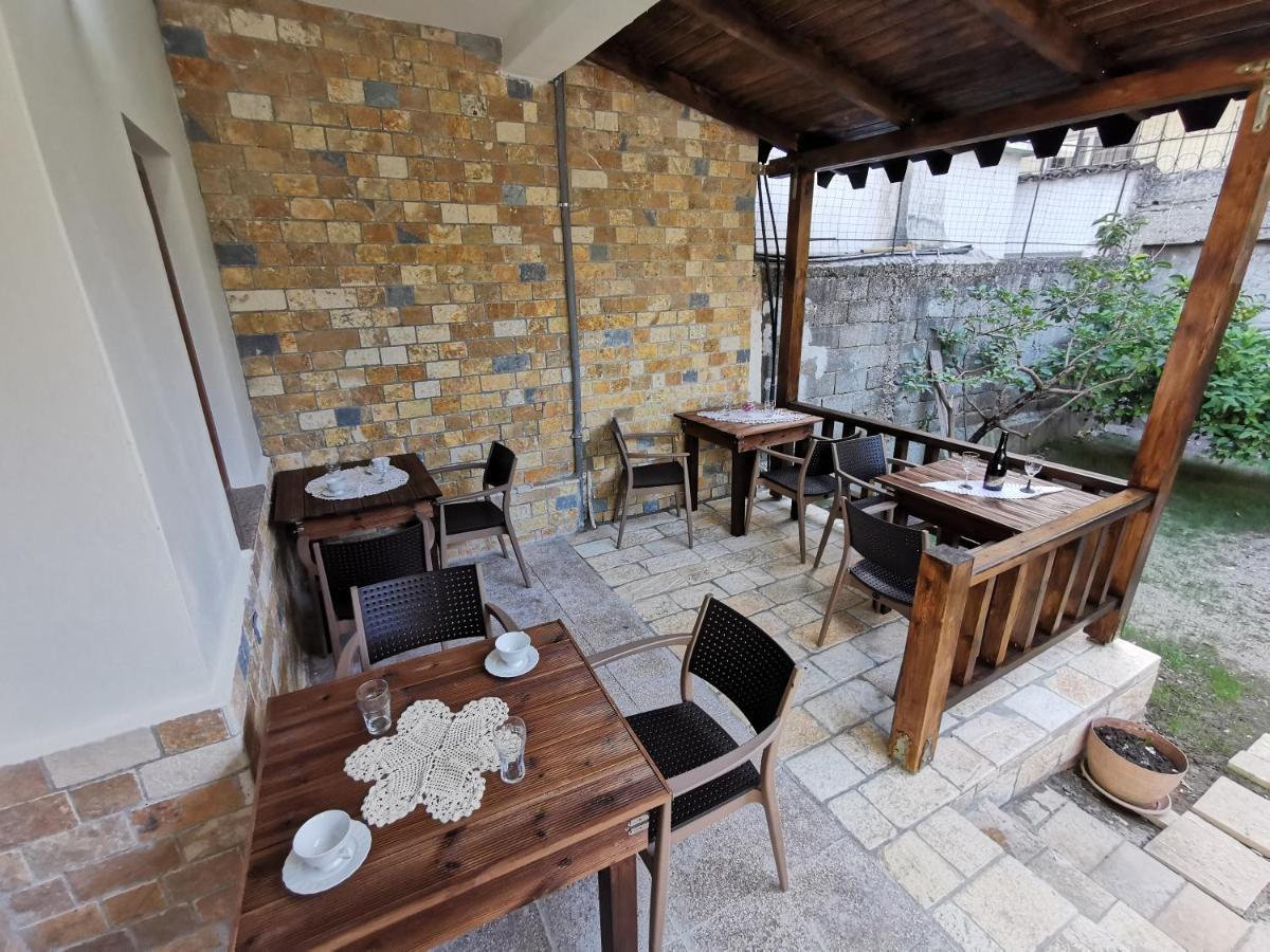 Bujtina Valgent Bed and Breakfast Berat Buitenkant foto