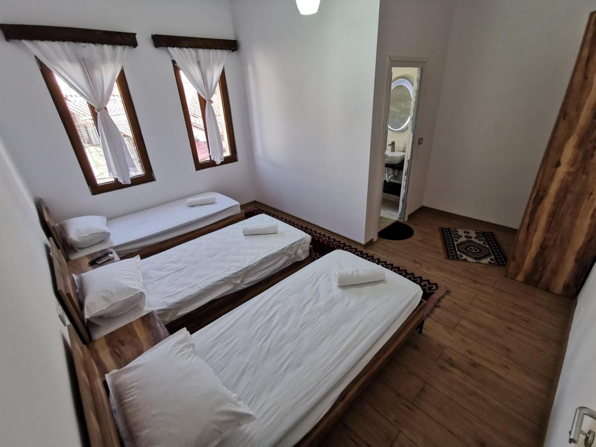 Bujtina Valgent Bed and Breakfast Berat Buitenkant foto