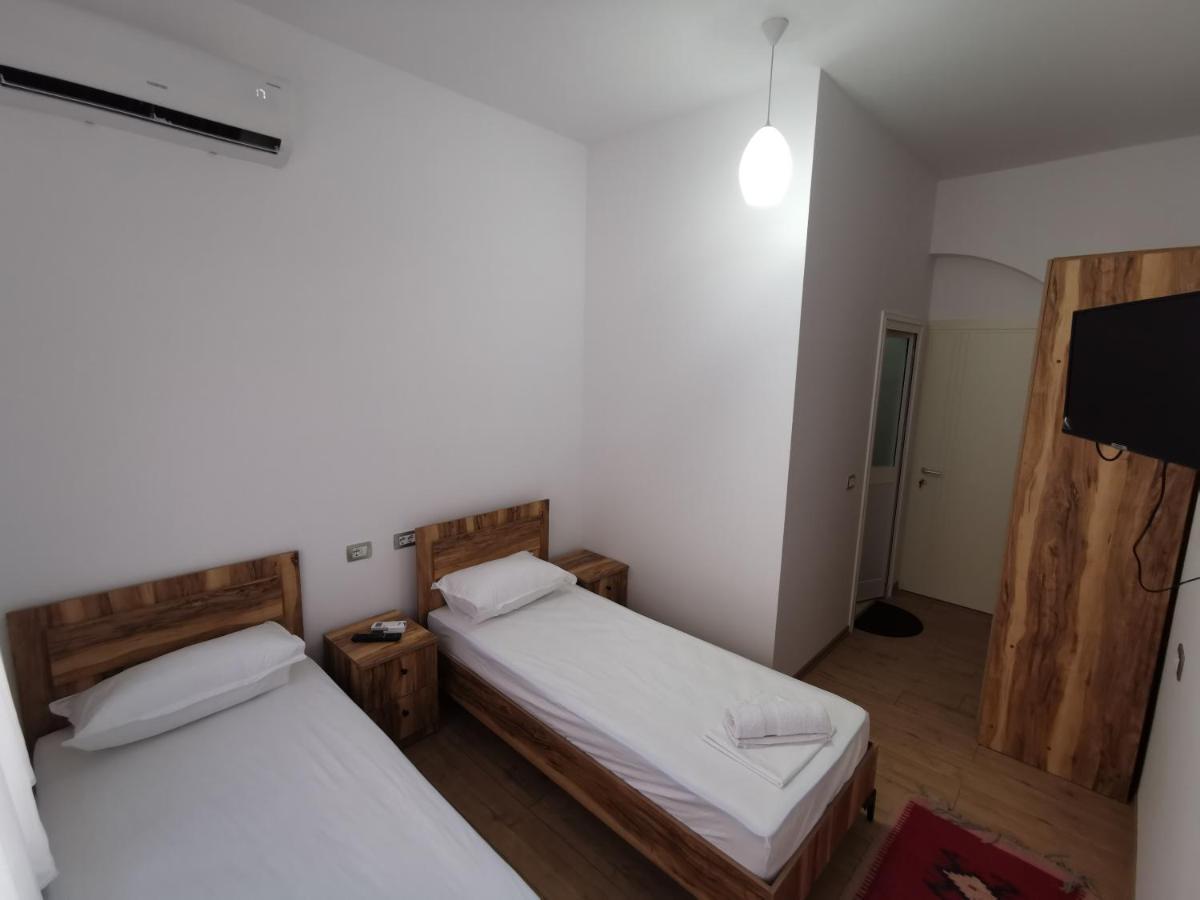 Bujtina Valgent Bed and Breakfast Berat Buitenkant foto