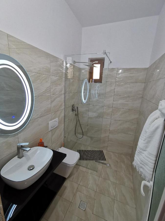 Bujtina Valgent Bed and Breakfast Berat Buitenkant foto