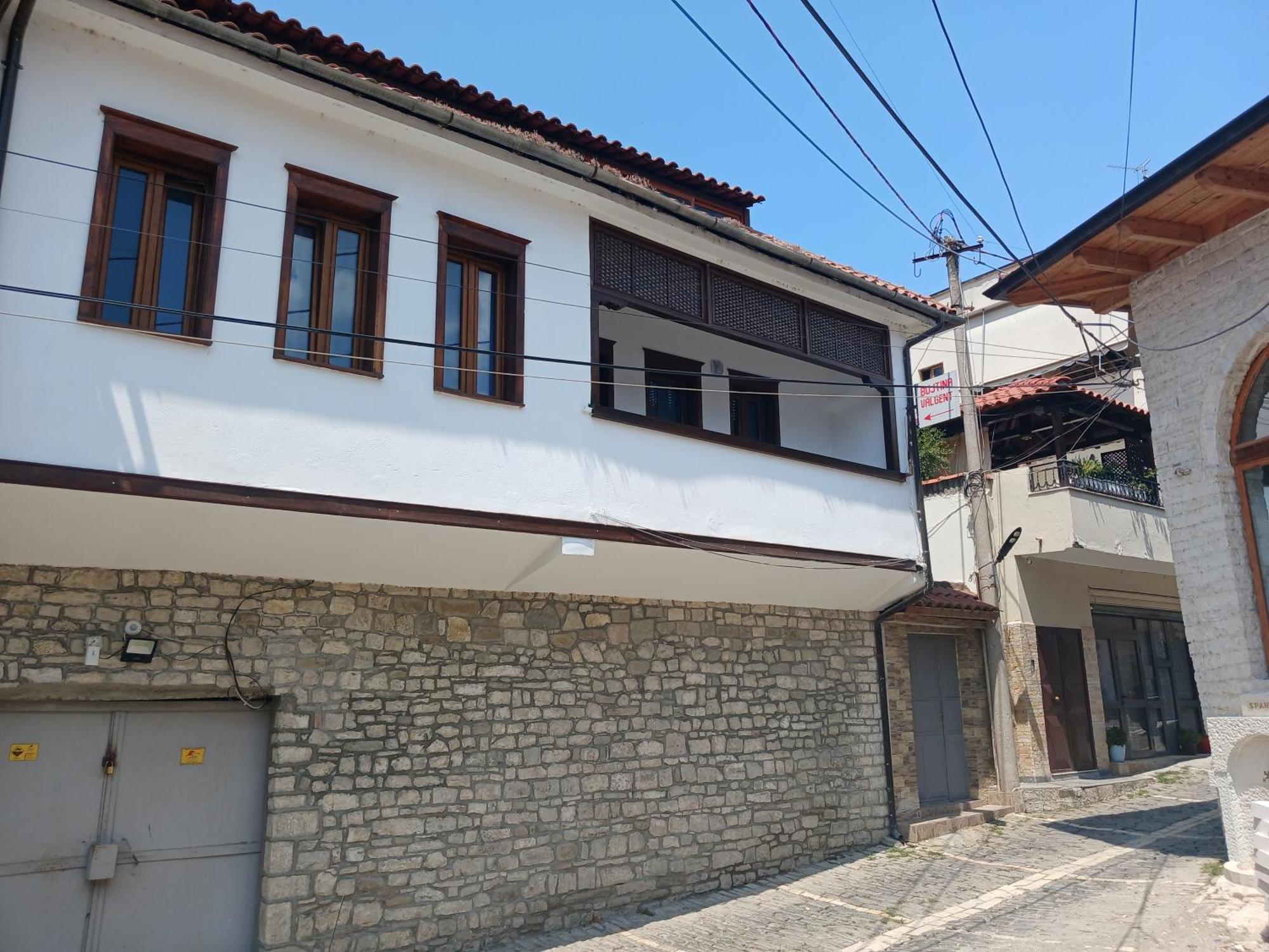 Bujtina Valgent Bed and Breakfast Berat Buitenkant foto
